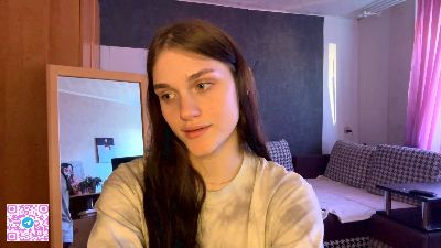 EllyThro webcam model stream image