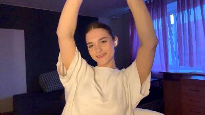 EllyThro webcam model stream image