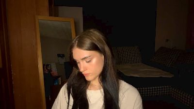 EllyThro webcam model stream image