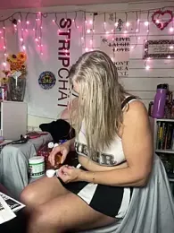 TrenaAnne webcam model stream image