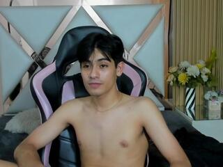 Tayler Cruz webcam model stream image
