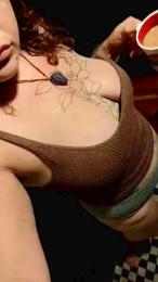 CheshieVibes webcam model stream image