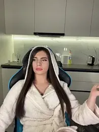 CurlyLara webcam model stream image
