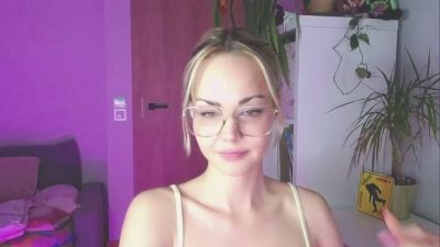 delight_Lexie webcam model stream image