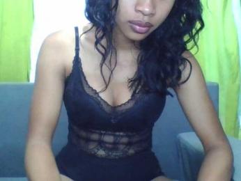HotgirlURIEL webcam model stream image