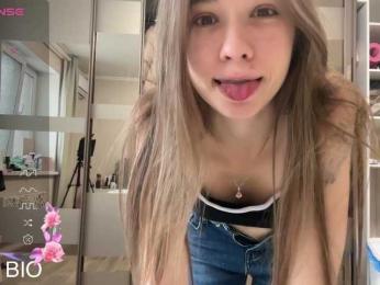 tinykisa webcam bongacams model stream image