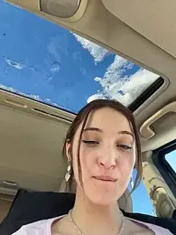 DollyTall webcam stripchat model stream image