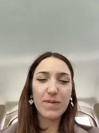 DollyTall webcam stripchat model stream image