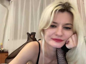 OnikaLove webcam model stream image