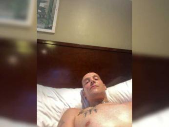 Tank2185 webcam bongacams model stream image