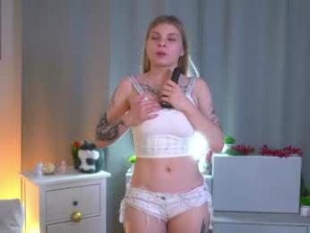 delenavanhekken webcam model stream image