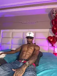 AaronCruz_ webcam model stream image