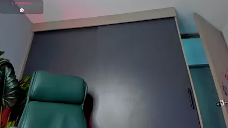 noah_crux webcam model stream image