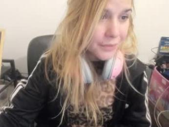 artsyandcraftsy_ webcam model stream image