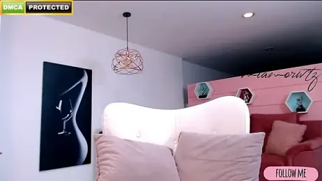 MIAMORETZ webcam model stream image