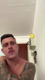 Elyoruga webcam cam4 model stream image