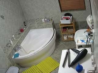 voyeurcam-julmodels-bath-1st-2 webcam model stream image