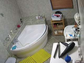 voyeurcam-julmodels-bath-1st-2 webcam model stream image