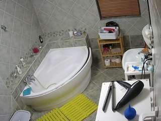 voyeurcam-julmodels-bath-1st-2 webcam model stream image