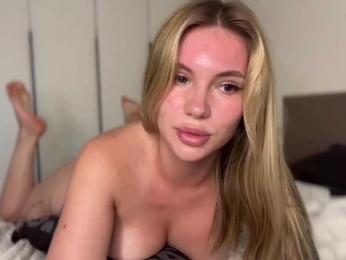 Sweet-peacha webcam bongacams model stream image