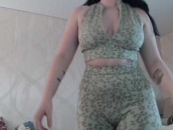Lizzi-Peach webcam model stream image