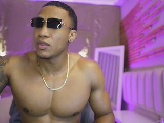 Logan Varela webcam model stream image