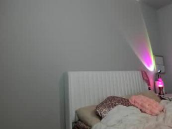 ariah_is_blonde webcam model stream image
