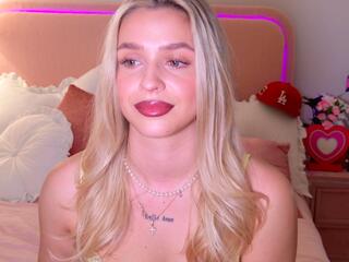 Maci Reynolds webcam model stream image