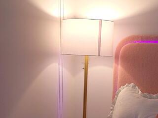 Maci Reynolds webcam model stream image