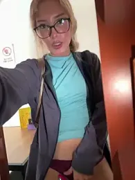 SweetBunnyGF webcam model stream image