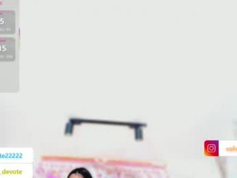 valirya_devote webcam model stream image