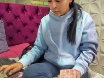 litlenessa_ webcam model stream image