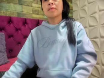 litlenessa_ webcam model stream image