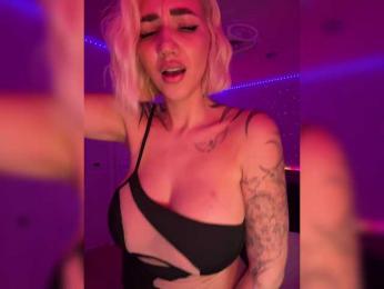 -AmazingBlonde- webcam model stream image