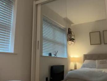 rosebella_ webcam model stream image