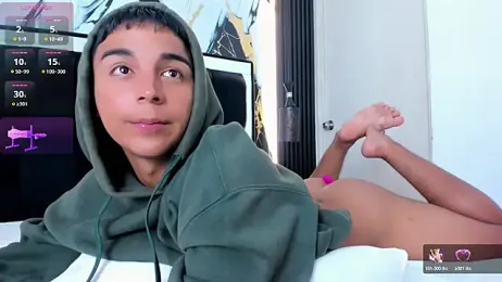 Seductivo_jr webcam stripchat model stream image