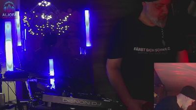 1st_omen webcam model stream image