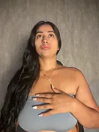 Valentinne_z webcam model stream image