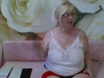 Beatris-K webcam model stream image