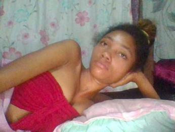 Monicaxa webcam model stream image