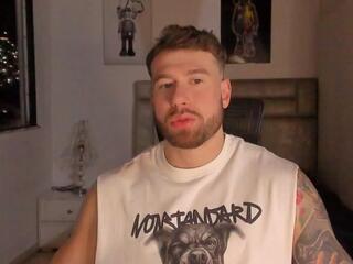 Mike Skip webcam model stream image