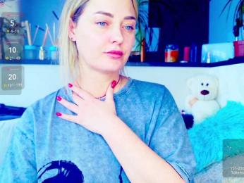 _JuliaSpace_ webcam model stream image