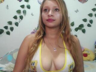 Keily Petite webcam model stream image