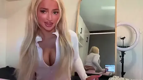 itsgigii webcam model stream image
