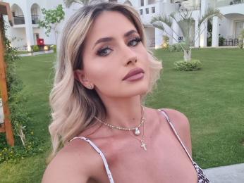 MoniqueSin webcam model stream image