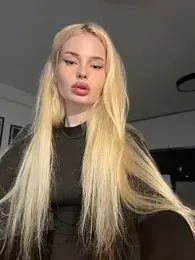 Vladamais webcam model stream image