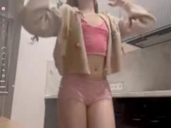 kyragraise webcam model stream image
