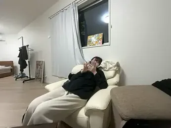 Gokujyo-Namanaka webcam model stream image