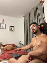 Ezzio_Scolaro webcam stripchat model stream image