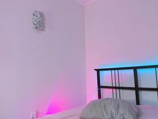 Flora Amber webcam model stream image